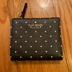 Kate Spade. Small Bifold Black/White Dot Wallet.
